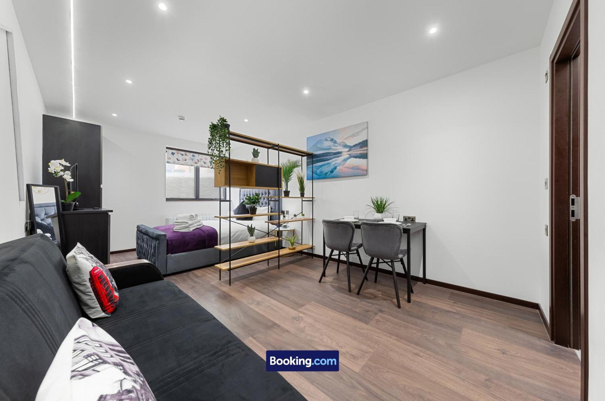 Stylish By Smart Short Lets & Serviced Woodstock With Free Wifi Apartament *