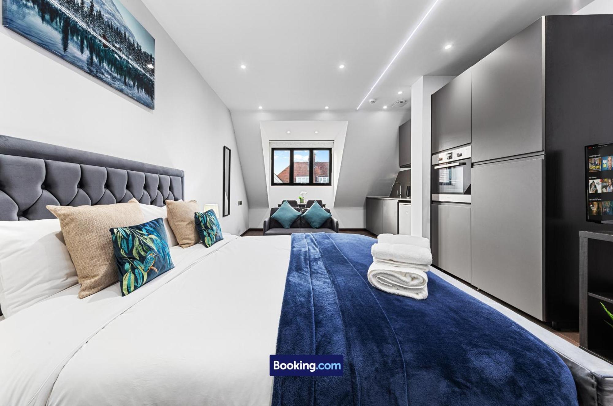 Stylish By Smart Short Lets & Serviced Woodstock With Free Wifi Apartament Londra
